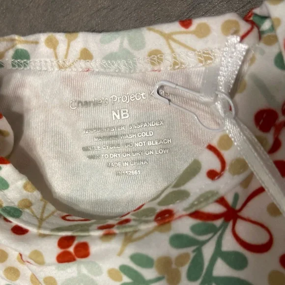 🎄 NEWBORN Charlie’s Project Gown & Hat | NWT | Christmas 🎄 - Picture 4 of 5